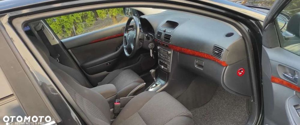 Toyota Avensis - 22