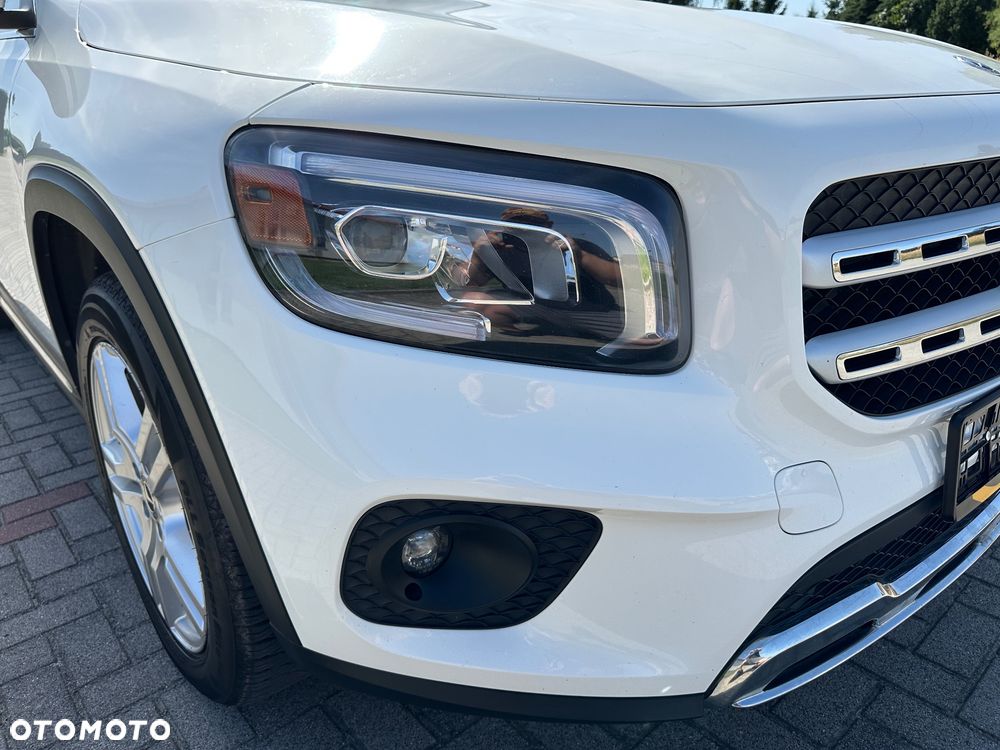 Mercedes-Benz GLB 250 4Matic 8G-DCT - 9
