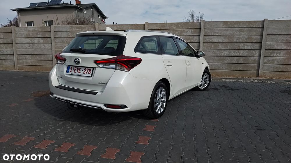 Toyota Auris 1.8 HSD Luna - 23