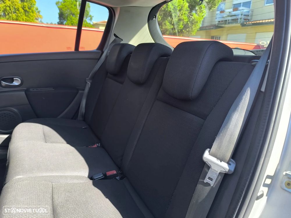 Renault Clio 1.5 dCi Dynamique Luxe - 21