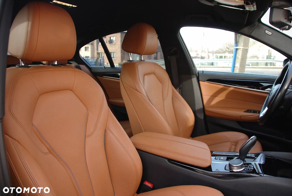 BMW Seria 5 520d xDrive M Sport sport - 11