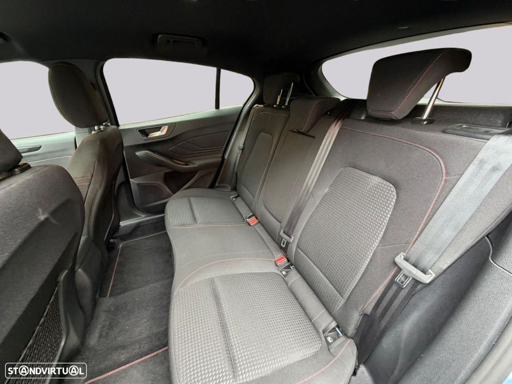 Ford Focus - 36