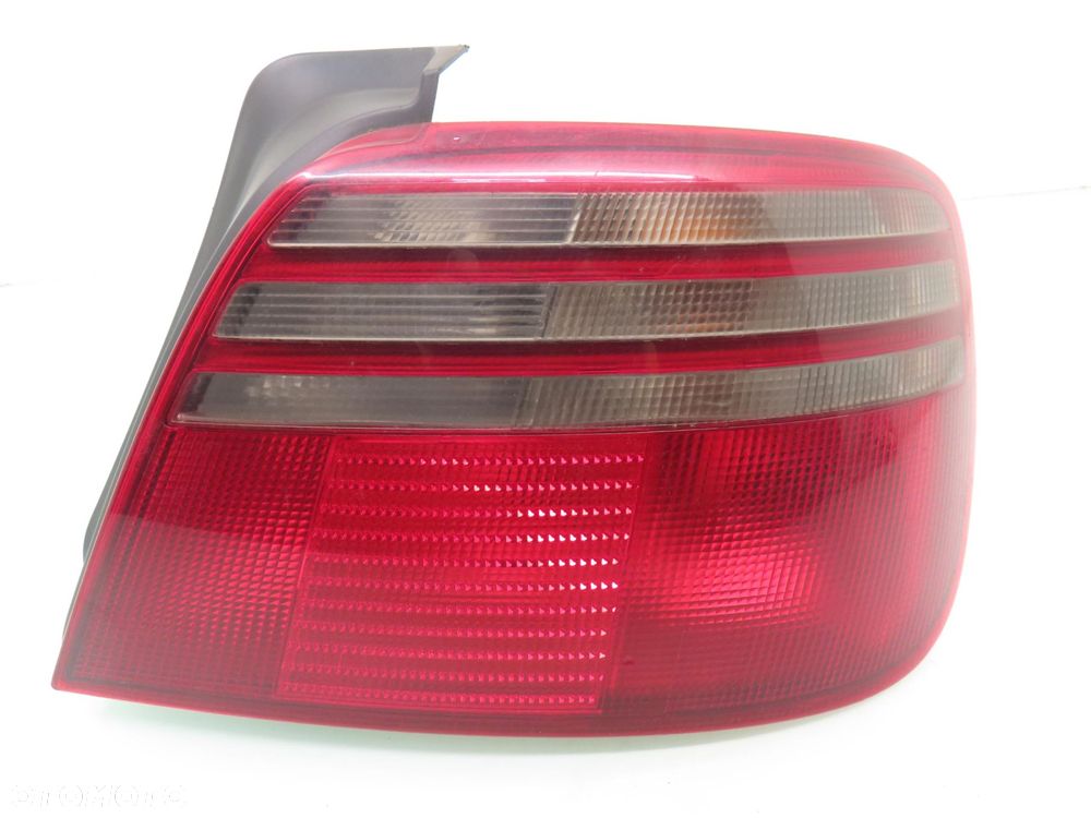 LAMPA PRAWA TYLNA HONDA ACCORD VI - 1