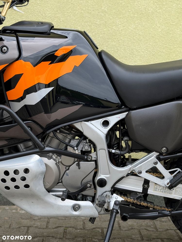 Honda XRV - 25