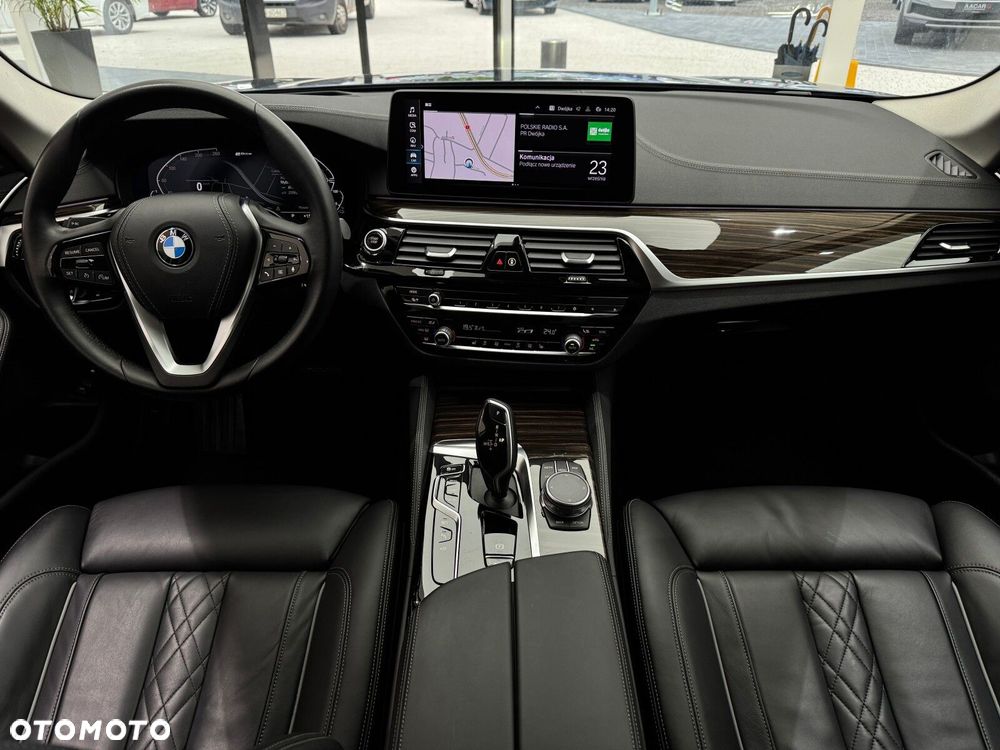 BMW Seria 5 530e Luxury Line - 14