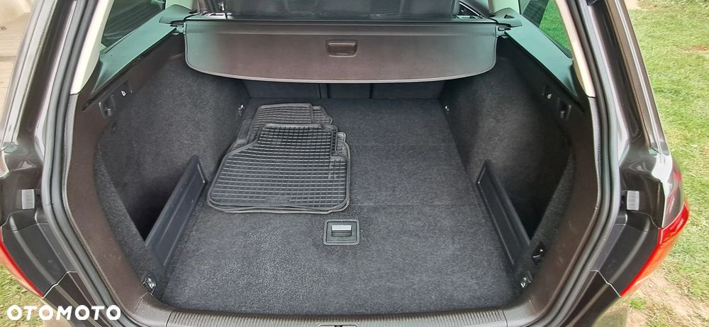 Volkswagen Passat 2.0 TDI Highline - 23