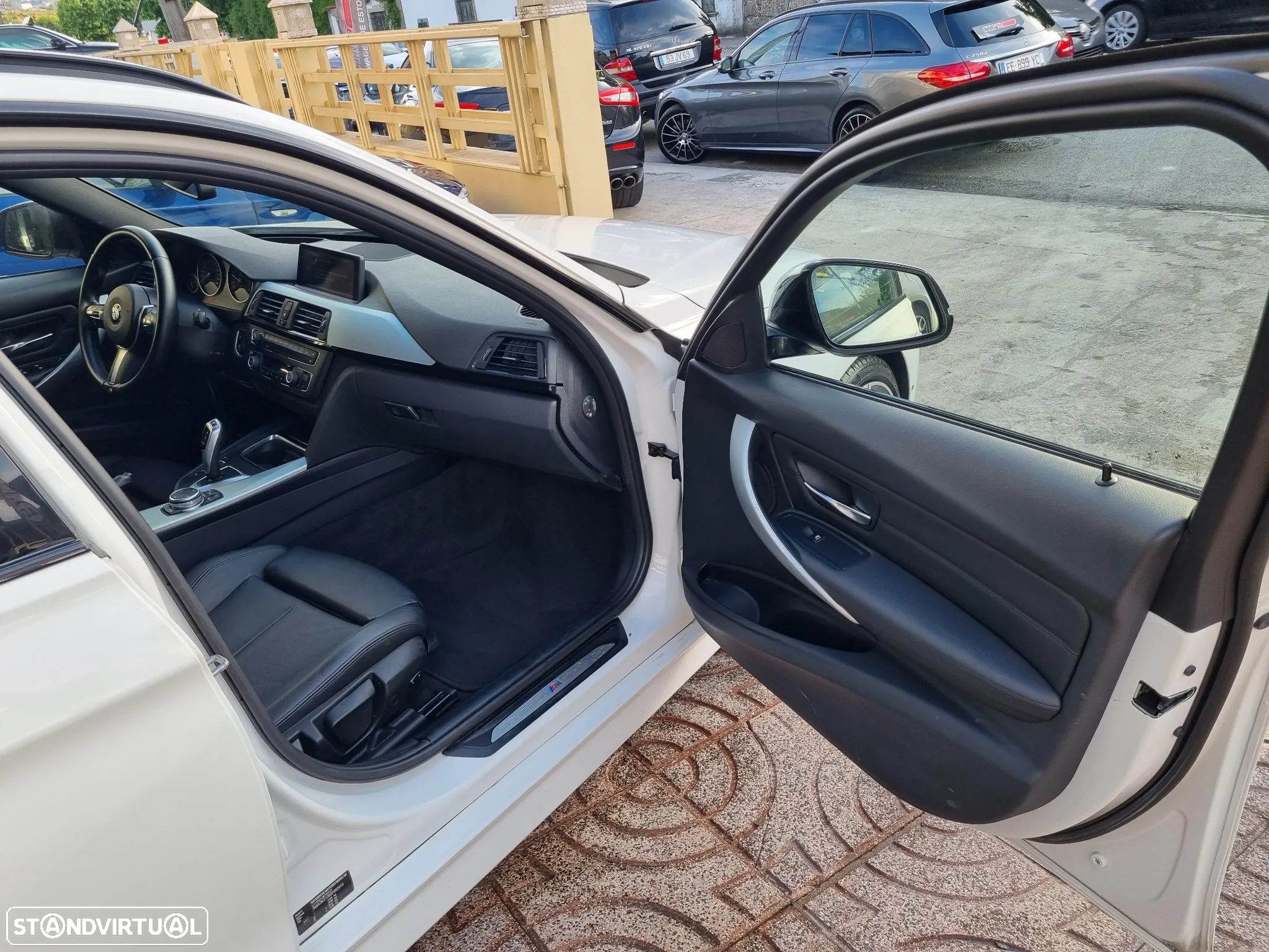 BMW 320 d Touring Auto Pack M - 23