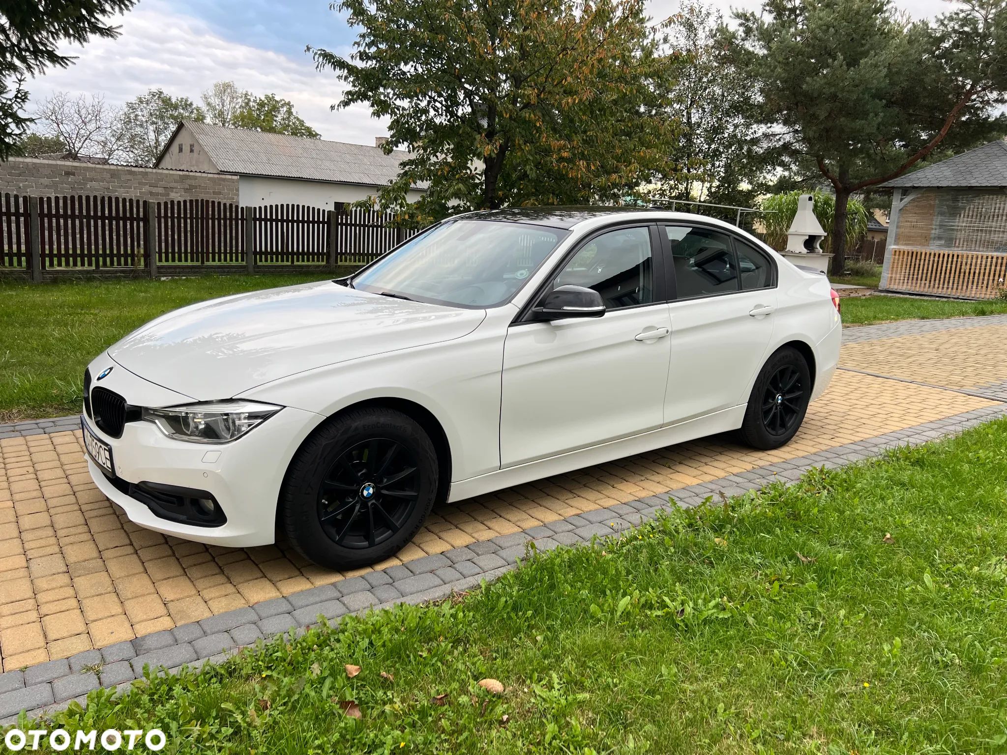 BMW Seria 3 318i - 1