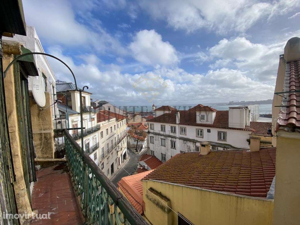 Moradia com vista rio para investimento - Grande imagem: 4/17