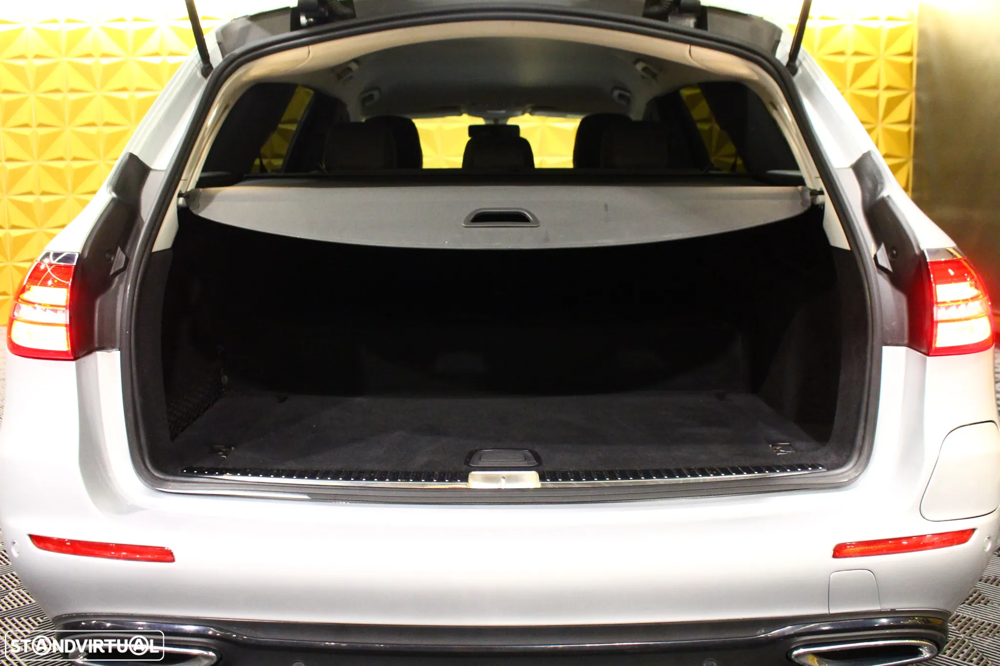 Mercedes-Benz E 300 de Exclusive Line - 29