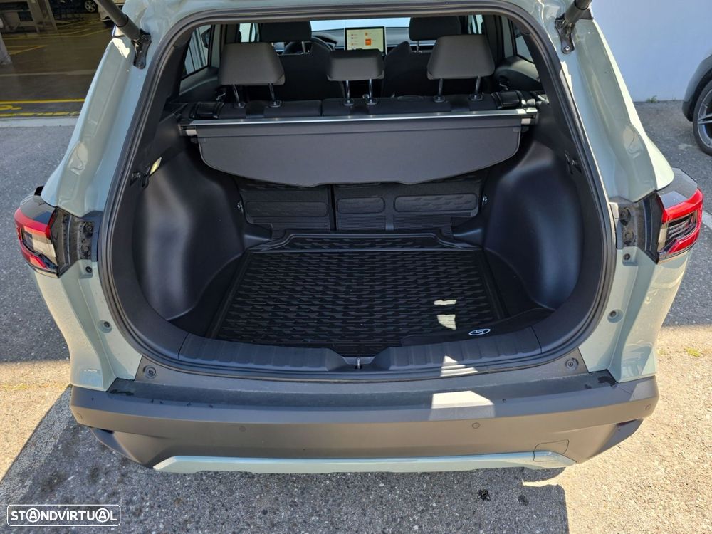 Toyota Corolla Cross 1.8 Hybrid Luxury - 17