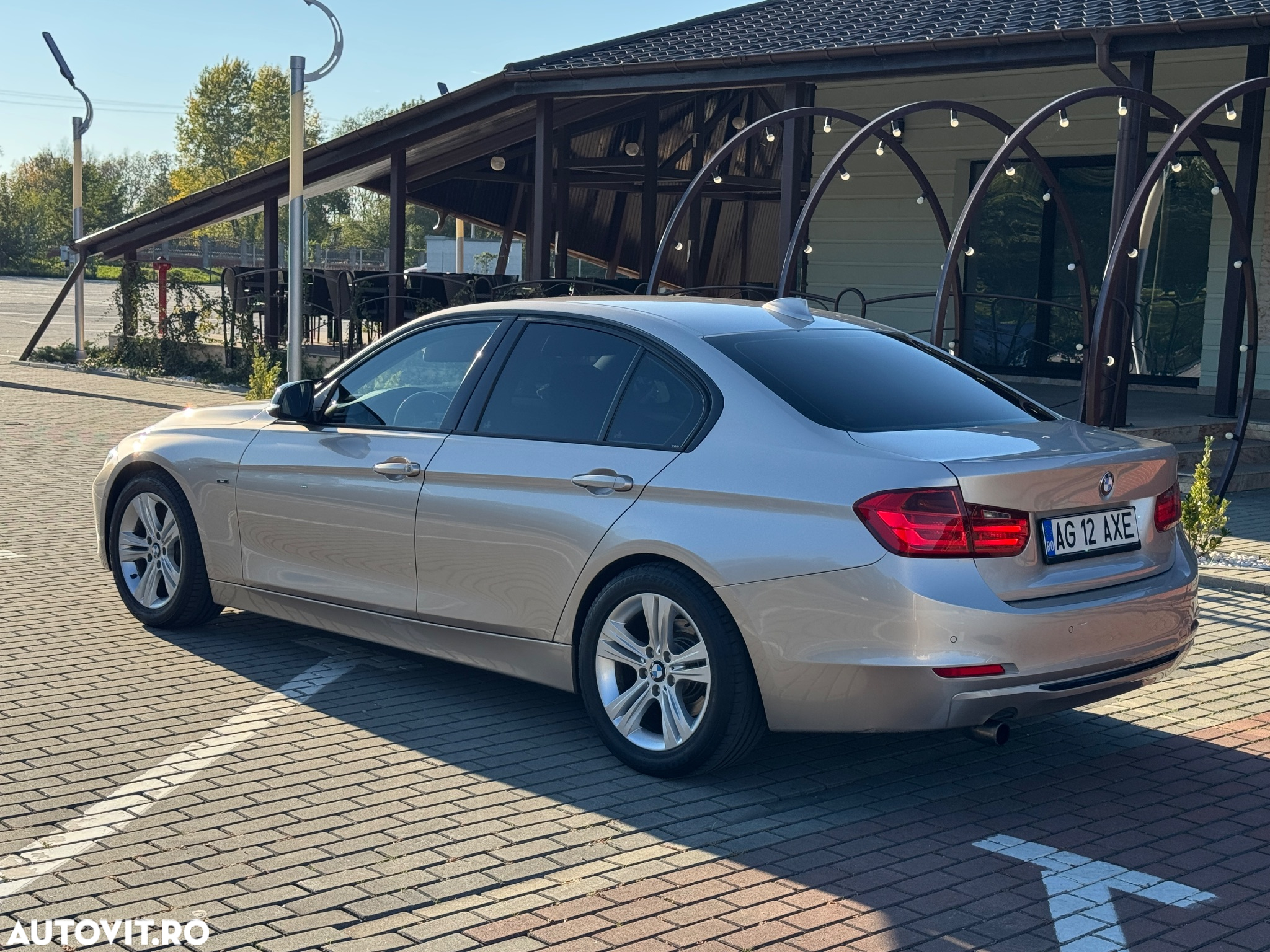BMW Seria 3 320d Touring Sport Line - 5