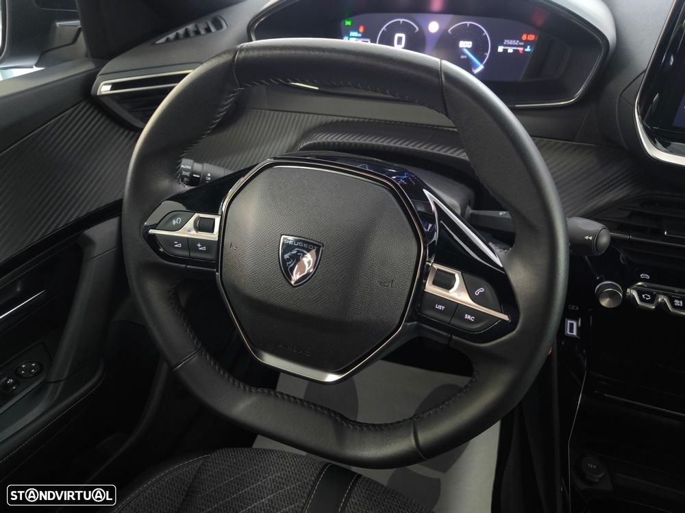 Peugeot 2008 1.2 PureTech Allure Pack - 18