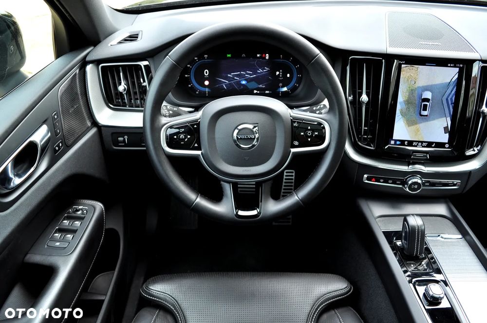 Volvo XC 60 B5 D AWD Ultimate Dark - 18