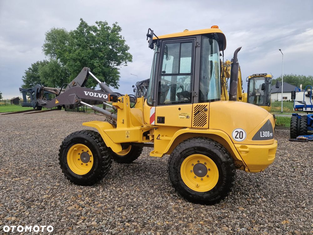 Volvo L30 - 1