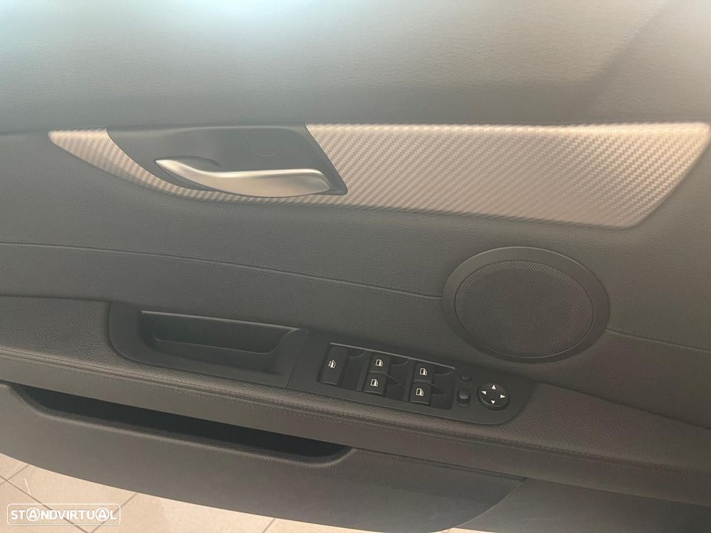 BMW Z4 35 is Auto - 30