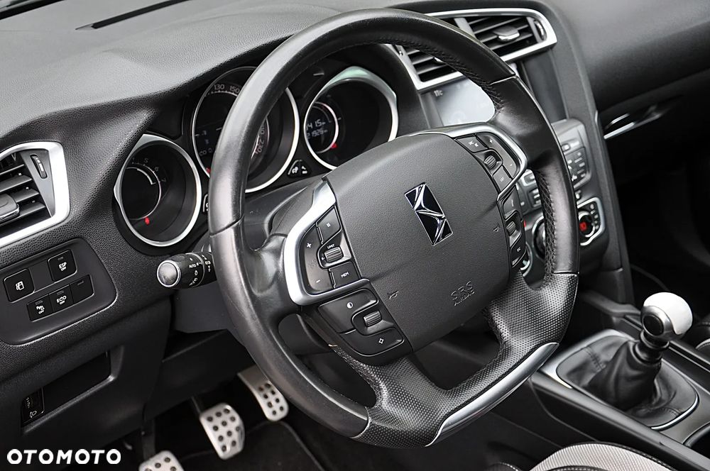 Citroën DS4 1.6 HDi SoChic - 16