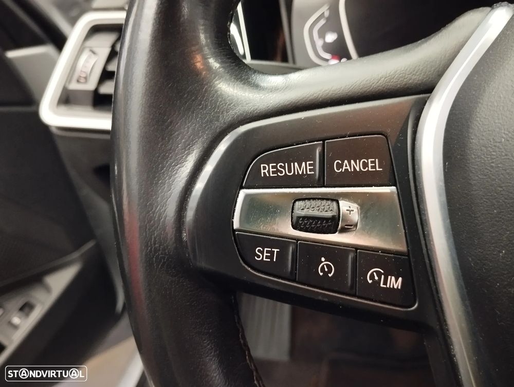 BMW 330 e Auto - 23
