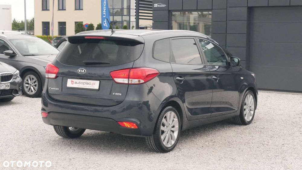 Kia Carens - 7