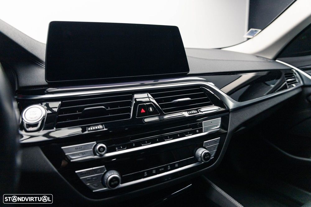 BMW 520 d Line Luxury Auto - 35