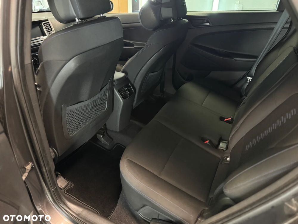 Hyundai Tucson 1.6 GDI BlueDrive GO 2WD - 19