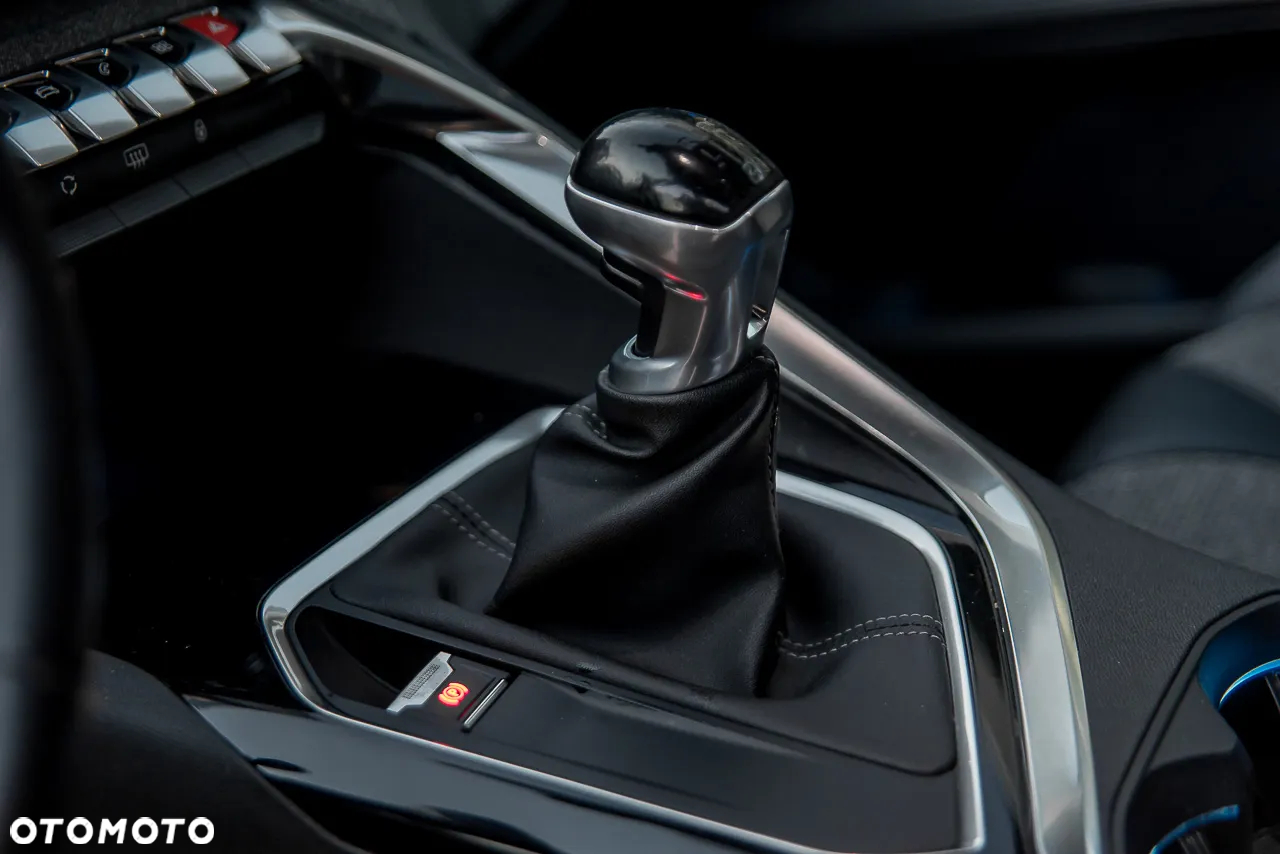 Peugeot 5008 1.2 PureTech Allure Pack S&S - 20