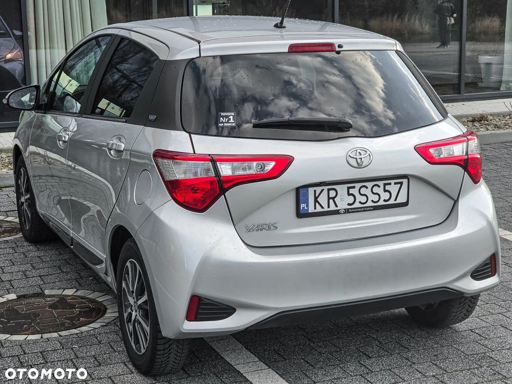 Toyota Yaris 1.5 Active - 9