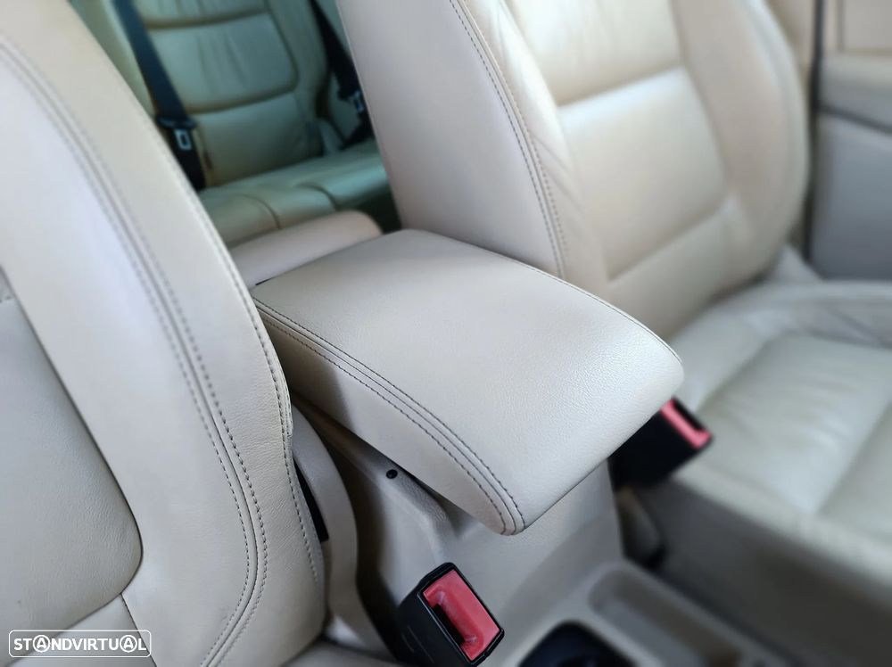 VW Tiguan 2.0 TDI Sport 4Motion Tip. - 26