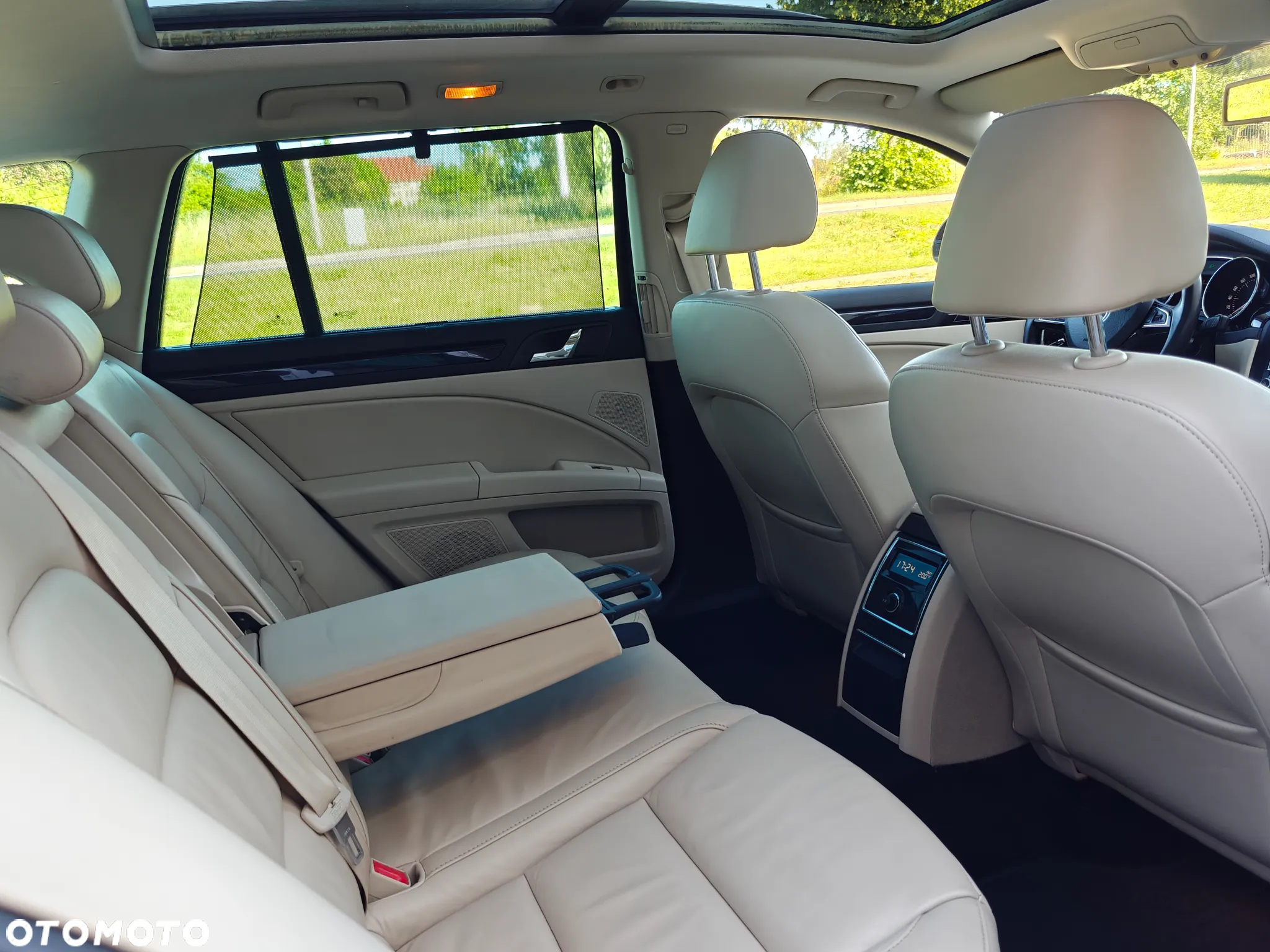 Skoda Superb 2.0 TDI 4x4 Platinum Outdoor DSG - 4