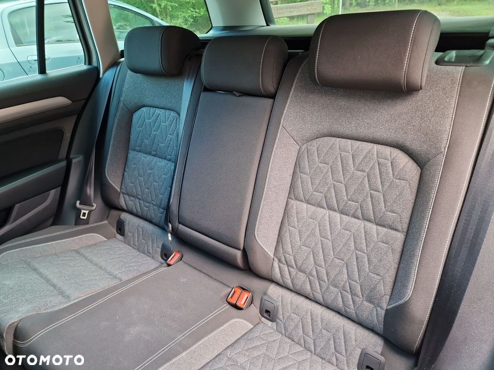 Volkswagen Passat - 19