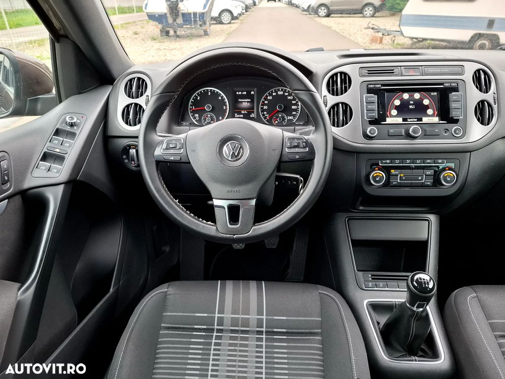 Volkswagen Tiguan 2.0 TDI SCR BlueMotion Technology Lounge Sport & Style - 9