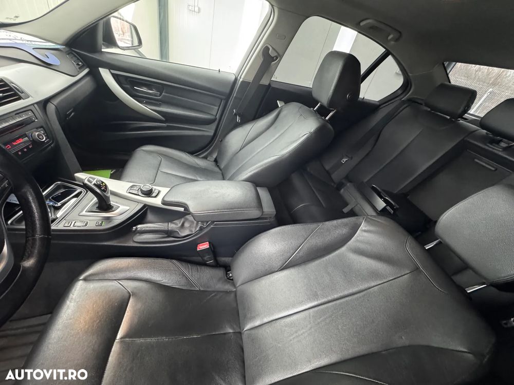 BMW Seria 3 320d Aut. Sport Line - 22