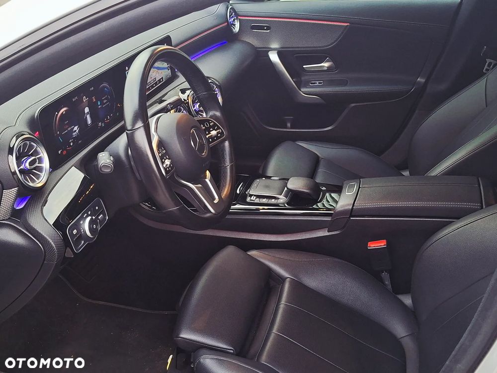 Mercedes-Benz CLA 200 d Edition 1 8G-DCT - 22