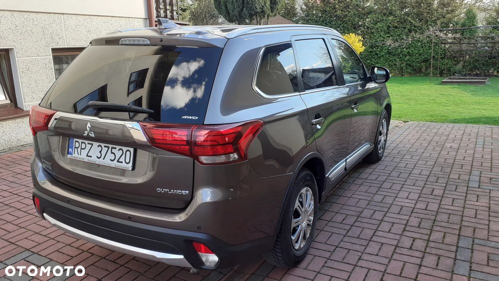 Mitsubishi Outlander 2.0 Instyle Navi 4WD CVT - 6