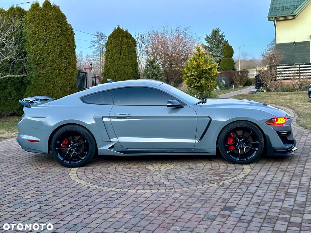 Ford Mustang - 6