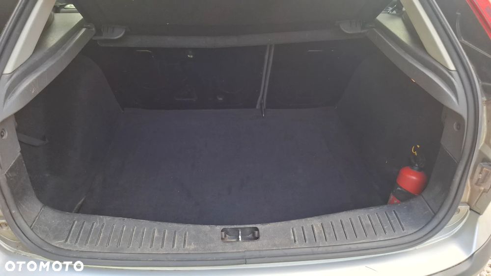 Ford Focus 1.4 Ambiente - 21