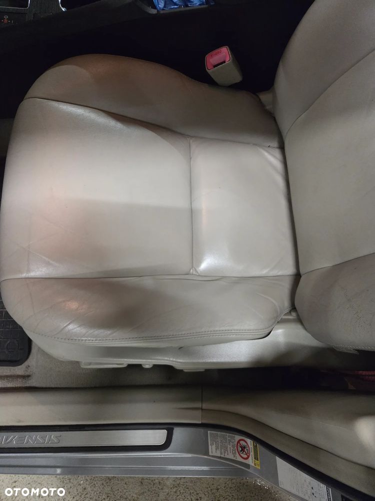 Toyota Avensis 2.0 Multidrive S Executive - 7
