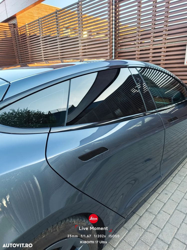 Tesla Model S - 17