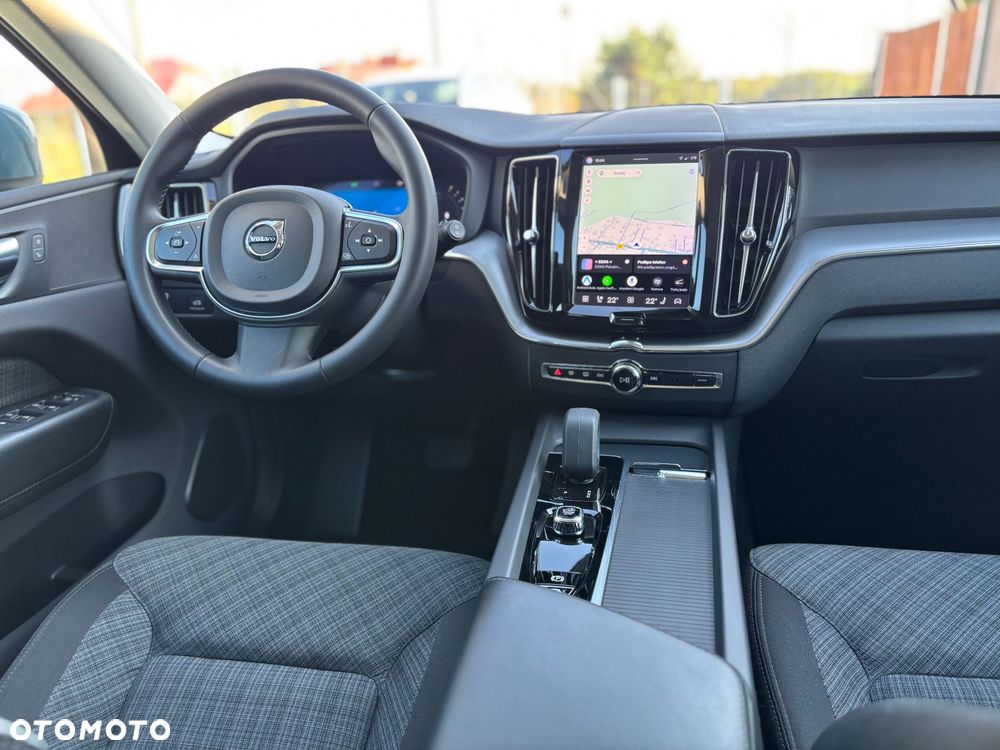 Volvo XC 60 B4 B Momentum Pro - 18
