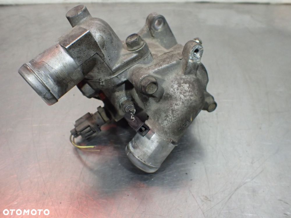 OBUDOWA TERMOSTATU MITSUBISHI OUTLANDER - 4