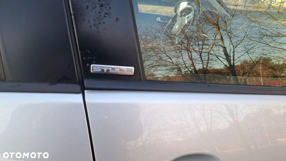 Volkswagen Golf Plus 2.0 TDI DPF DSG Style - 26