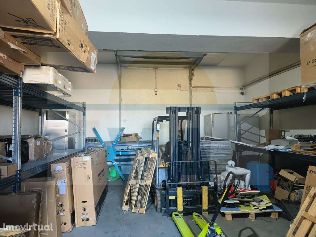 Armazém para Venda em São João da Talha - Excelente Oportunidade às... - Grande imagem: 5/25