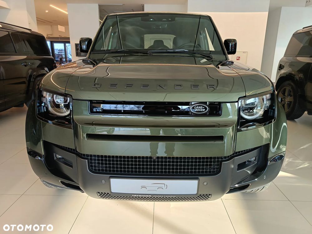 Land Rover Defender - 2