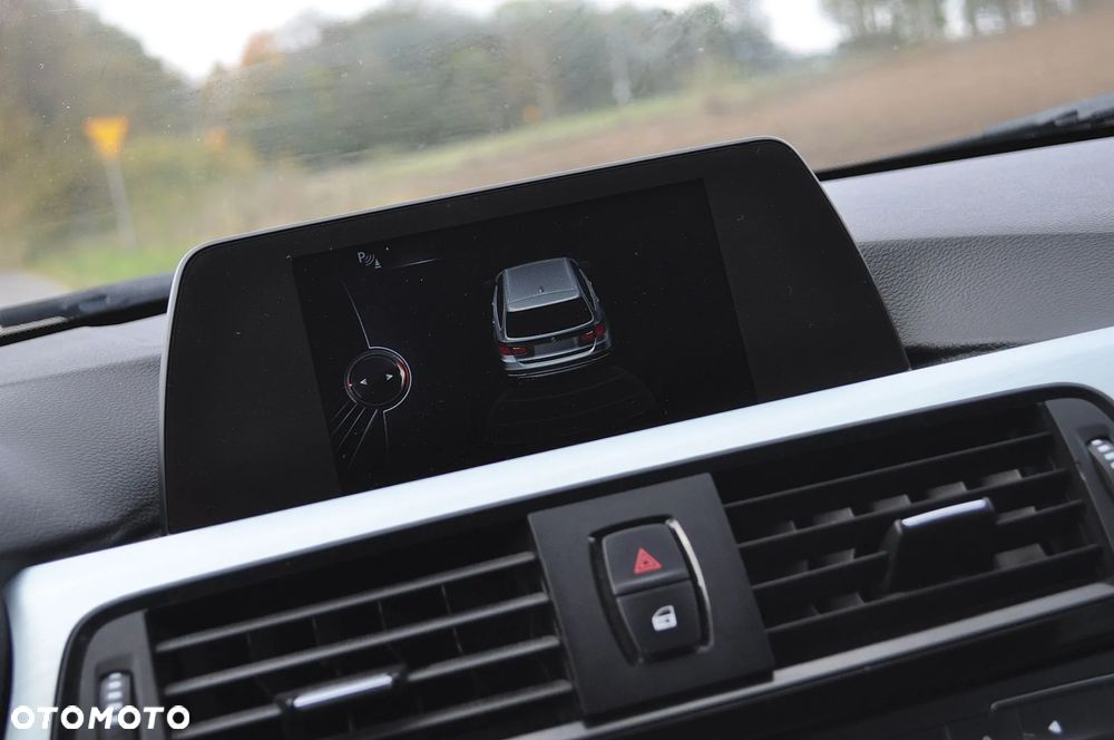 BMW Seria 3 318d Sport Line - 38