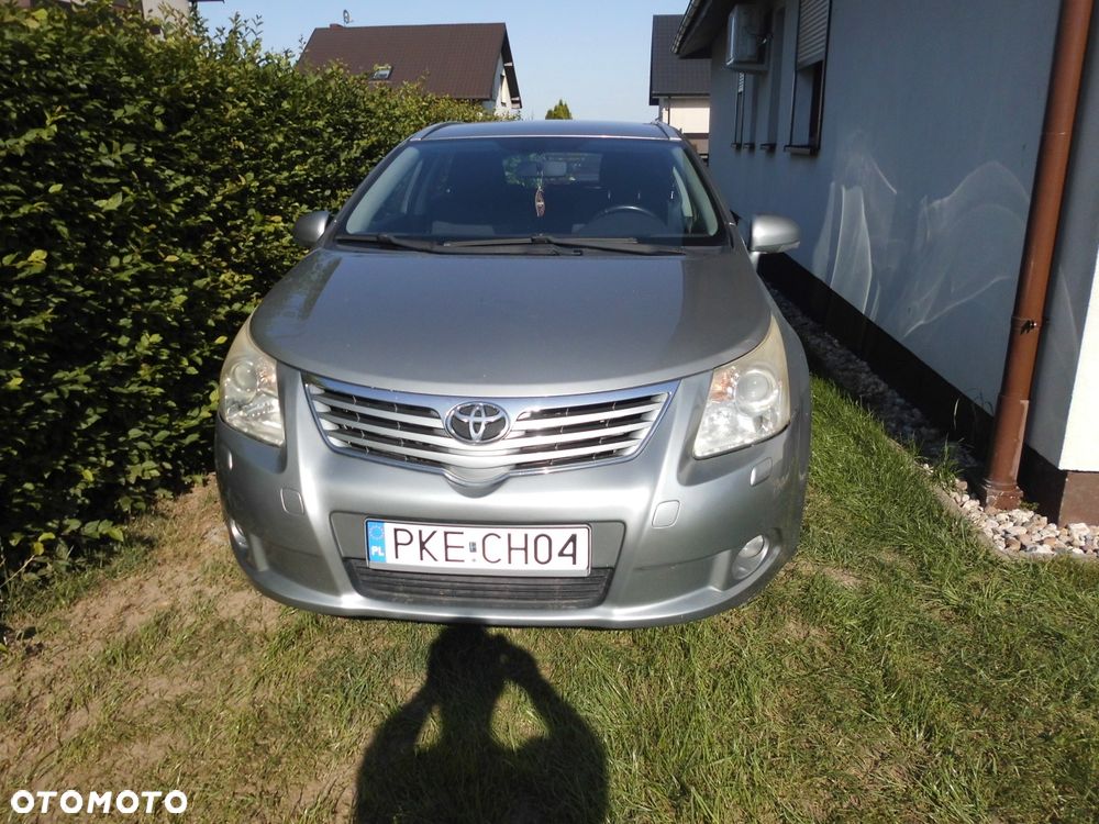 Toyota Avensis - 1