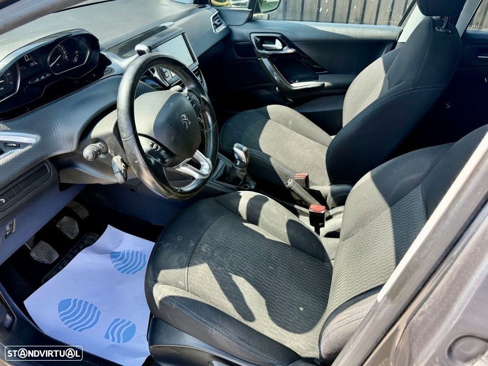 Peugeot 208 1.2 PureTech Style - 20