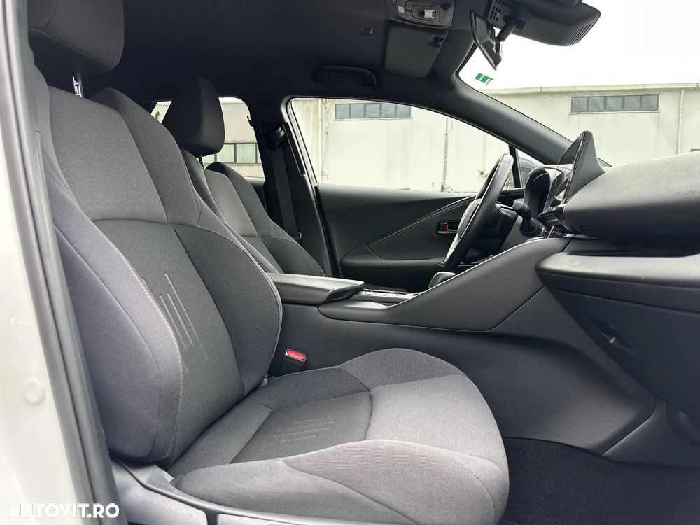 Toyota C-HR - 12