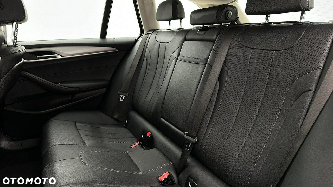 BMW Seria 5 520i - 13