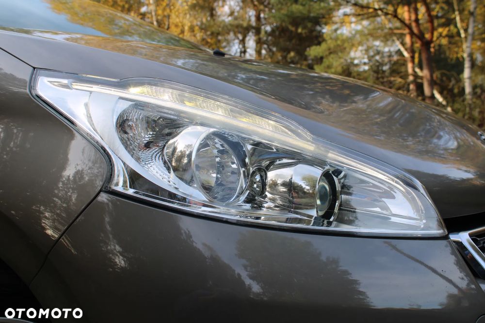 Peugeot 208 - 7