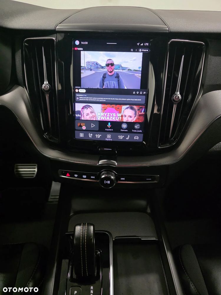 Volvo XC 60 B4 D Plus Dark - 15
